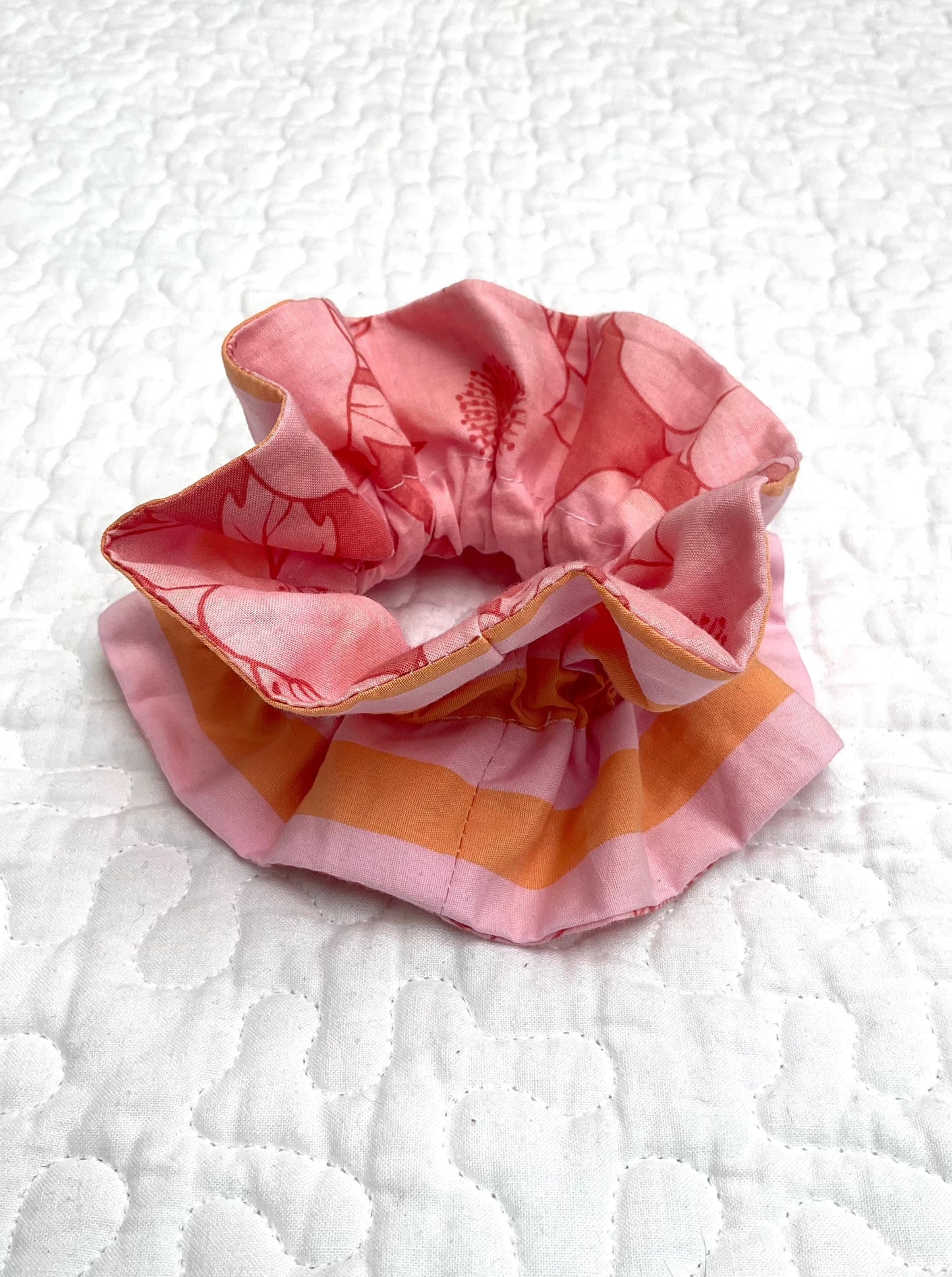 ‘Bon’ ruffle scrunchie in stipe